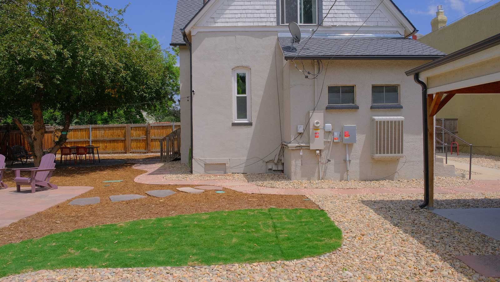west-denver-landscaping-hardscaping-house-rear-turf-mulch-flagstone-path-carport-after